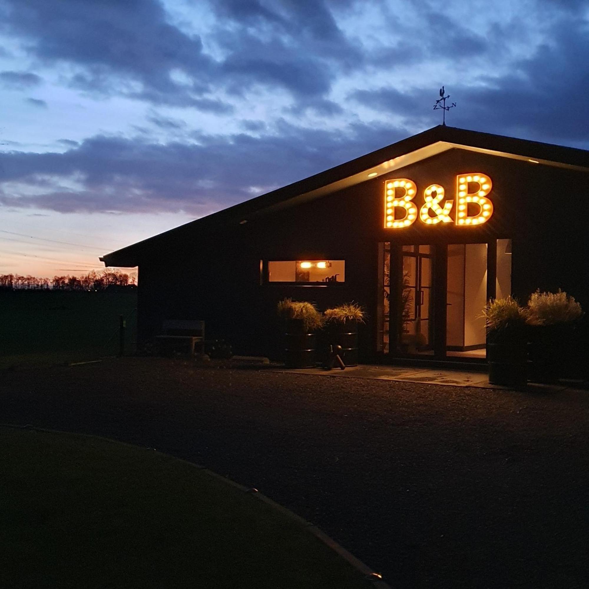 Hippe Schuur Bed and Breakfast Tytsjerk Eksteriør billede